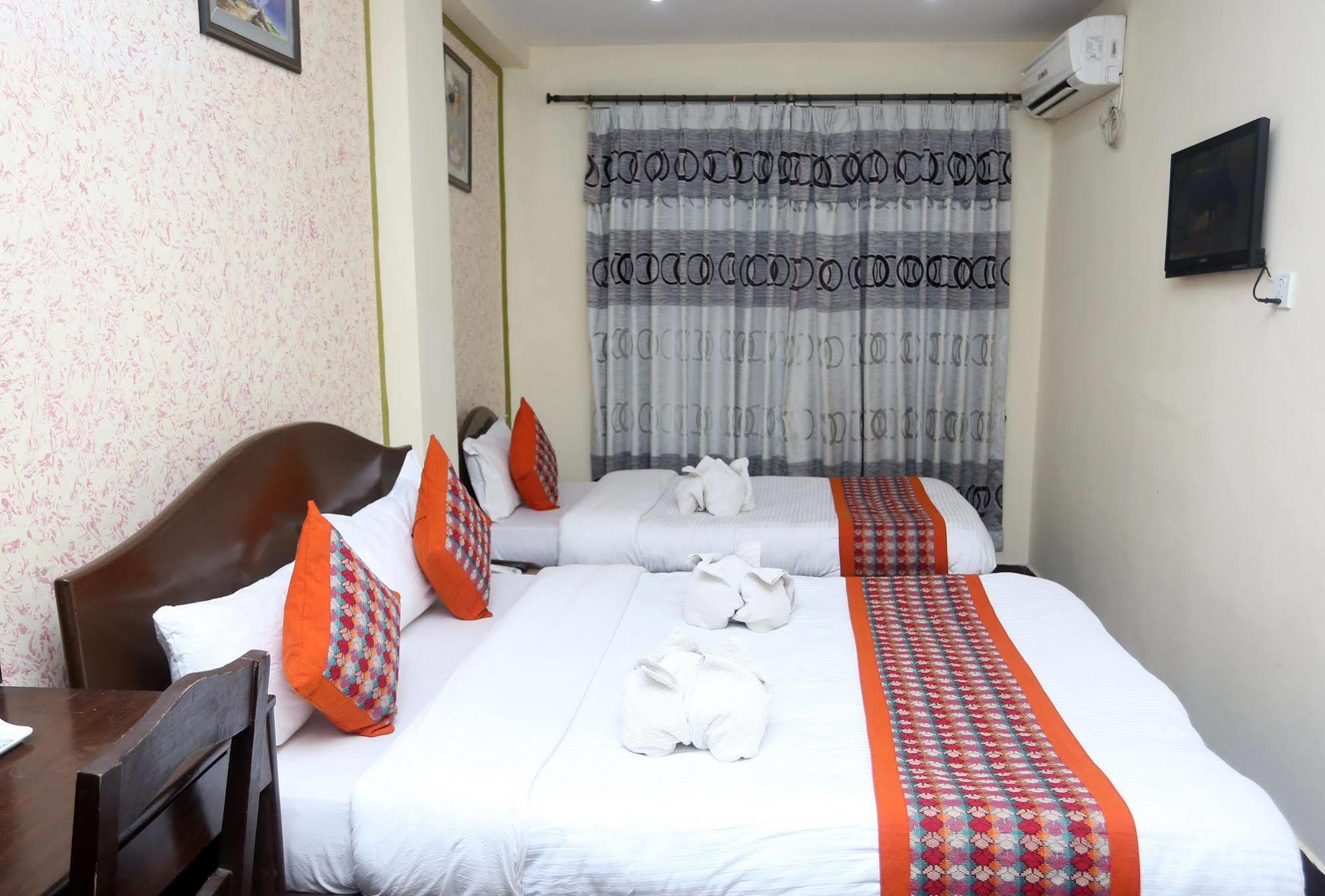 Oyo 153 Aster Hotel Nepal Katmandú Exterior foto