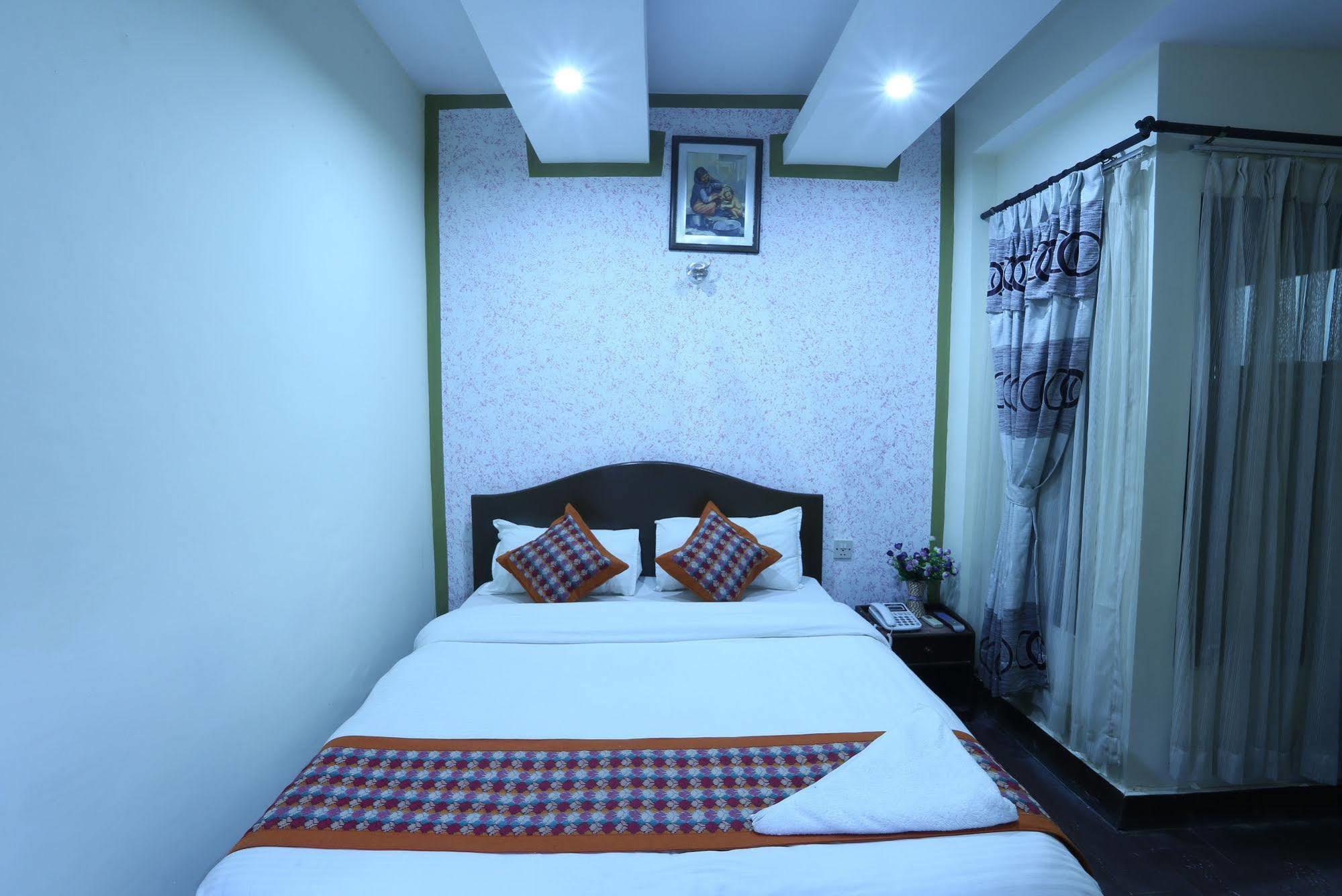 Oyo 153 Aster Hotel Nepal Katmandú Exterior foto