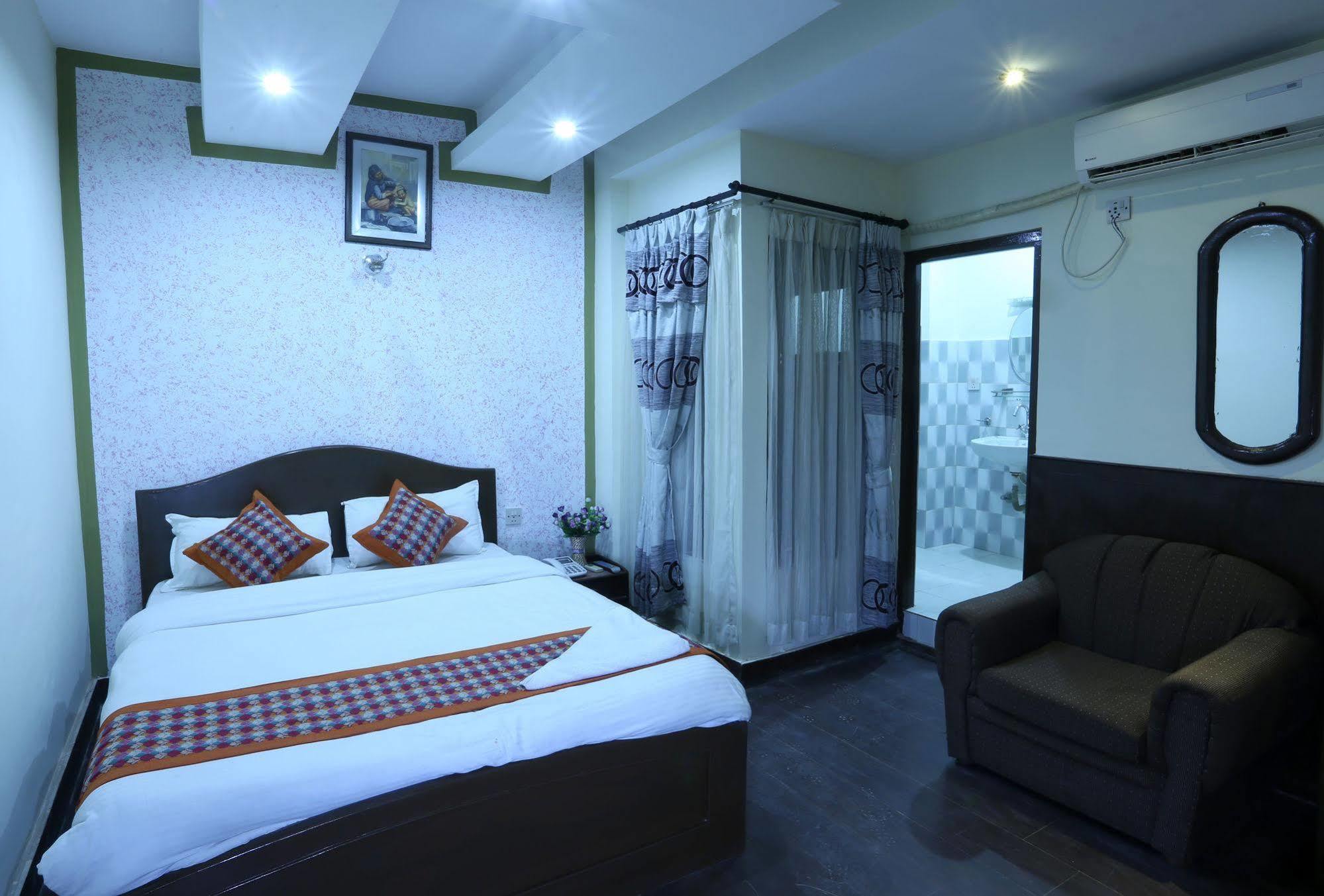 Oyo 153 Aster Hotel Nepal Katmandú Exterior foto