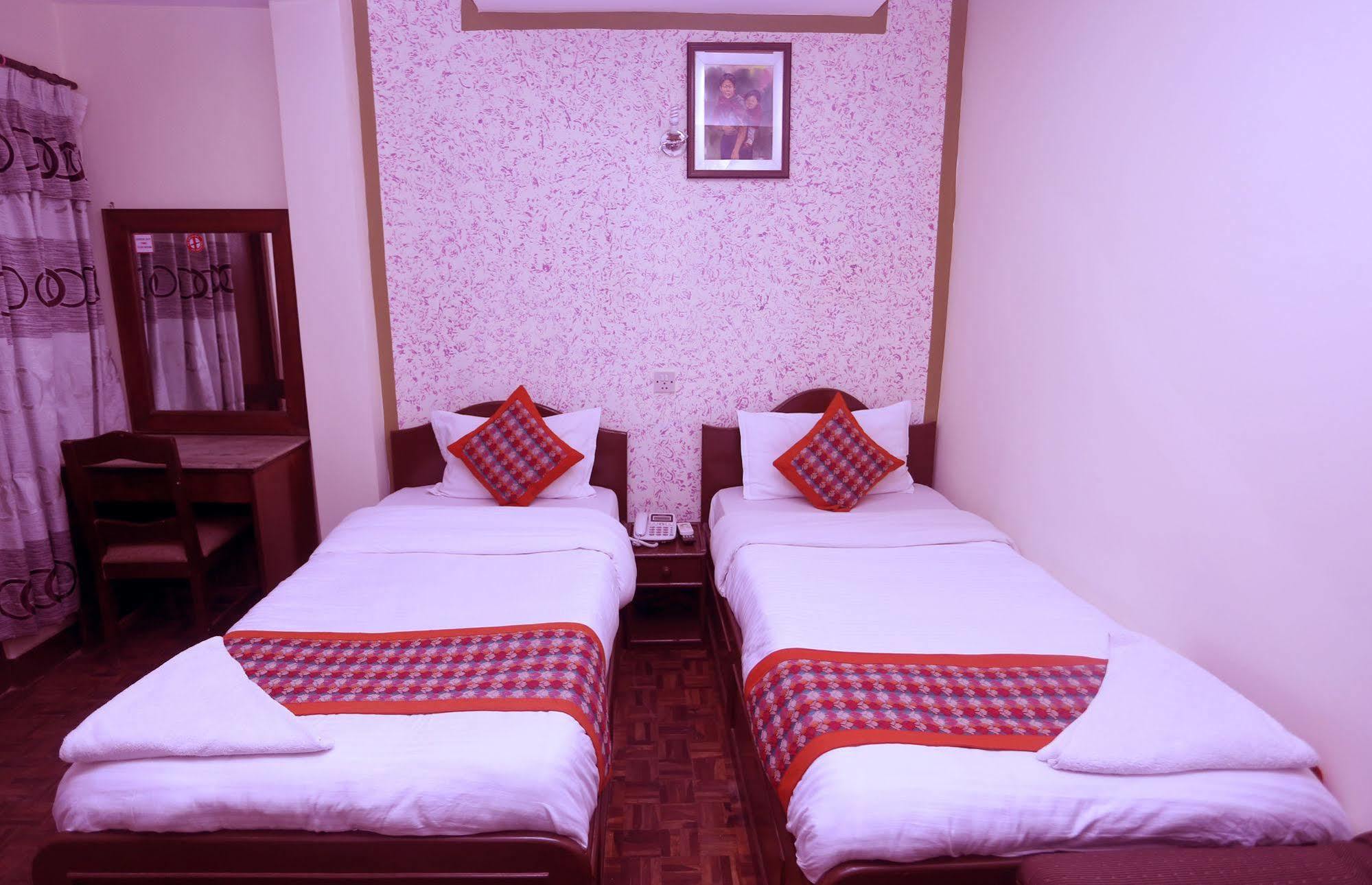 Oyo 153 Aster Hotel Nepal Katmandú Exterior foto